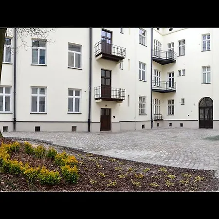 777 Apartments 2-2